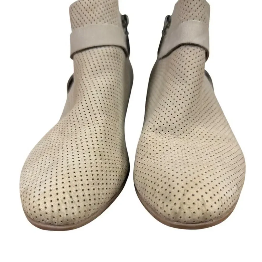 Clarks Boylan Dawn Perforated Nubuck Leather Ankle Boots Booties Shoes sz 7.5